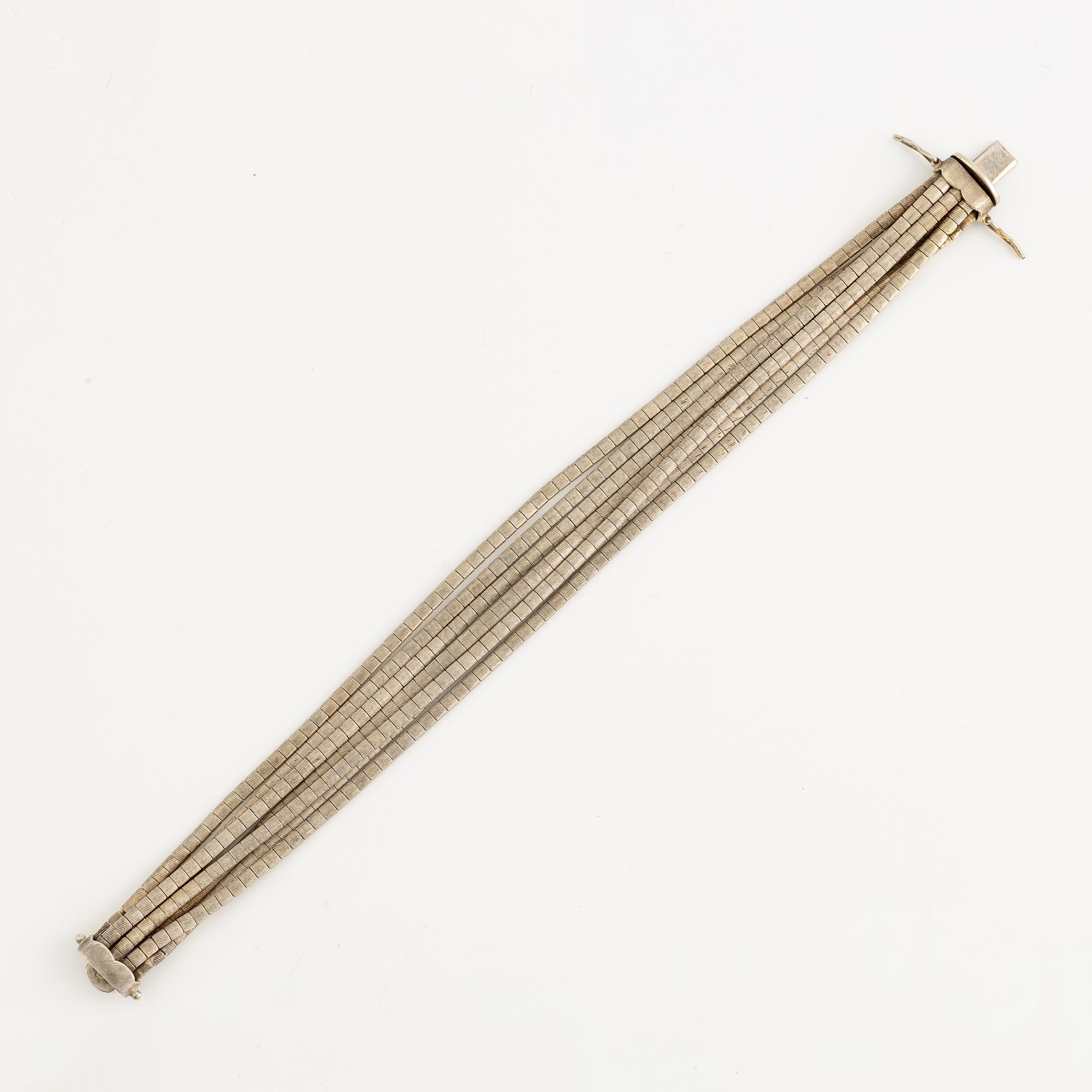 Bracelet 18K white gold.