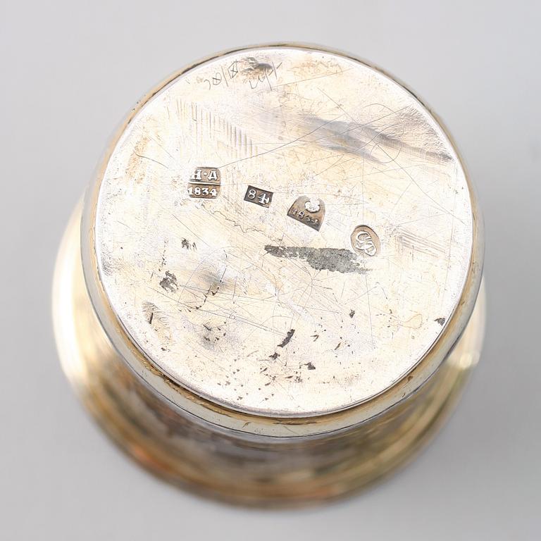 BÄGARE, förgyllt silver, Ryssland 1834. Vikt ca 72 gram.