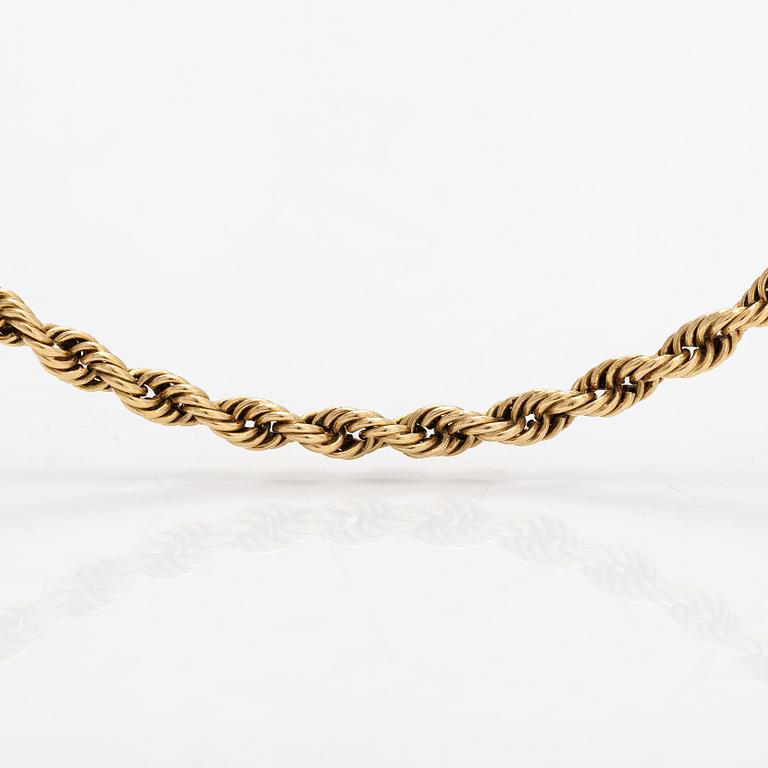 An 18K gold neacklace.