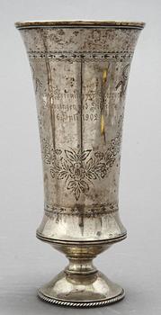 VAS samt BÄGARE, silver, Danmark samt otydliga stämplar, 1852. Vikt 359 gram.
