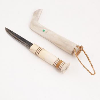 A reindeer horn knife by Thore Sunna, before 1964, signed.