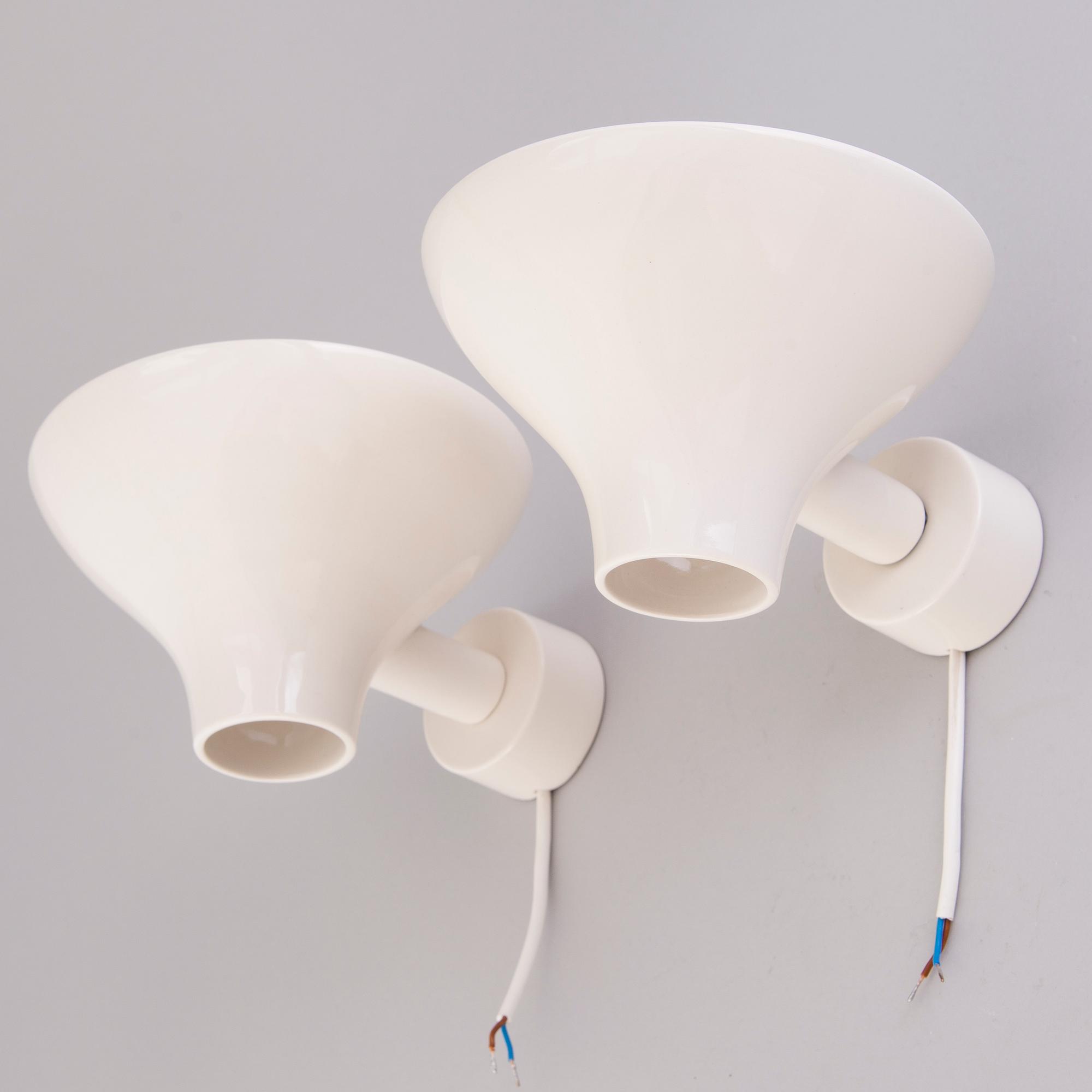 JUKKA KORPIHETE, vägglampor, ett par, tillverkare Byrolights, 2006.