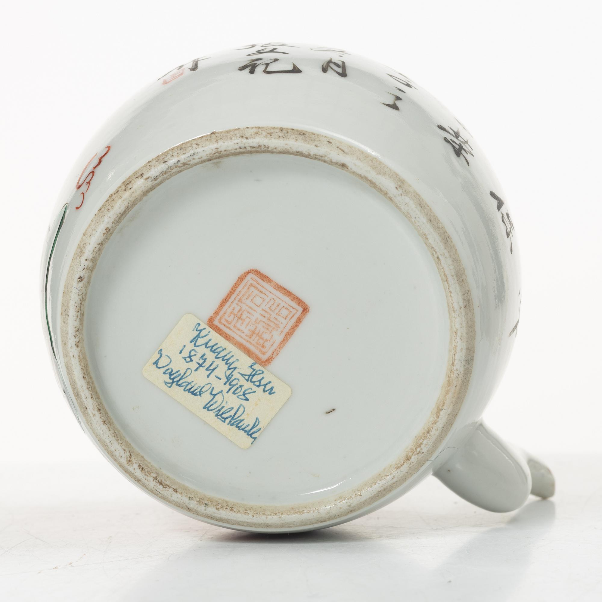 Tekanna, tallrik samt bojan, porslin, Kina, Qingdynastin, 1700-tal samt 1800-tal.