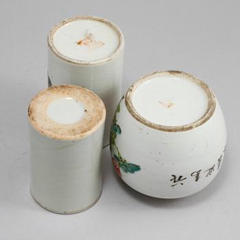 VASER, 2 st, samt BOJAN, porslin, Kina, 1900-tal.