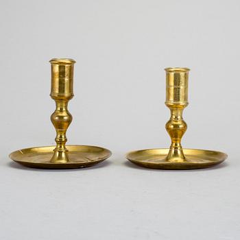 LJUSSTAKAR, ett par snarlika, 1800-talets första hälft.