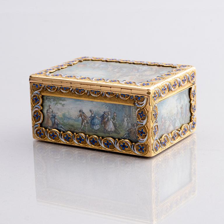 A gold and enamel cagework boîte à miniatures, Louis XV style, late 19th century.