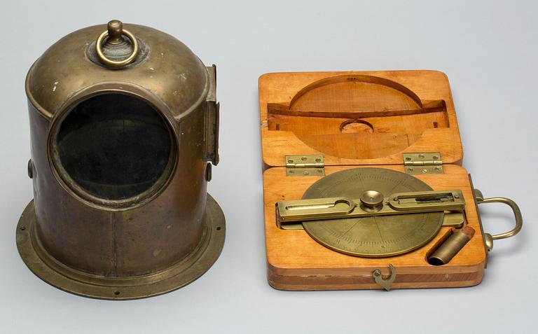 KOMPASSER, nautiska, 2 st, 1900-talets första hälft.