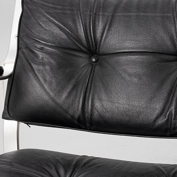 Karl Erik Ekselius, a pair of "Mondo" armchairs, JOC Möbel, late 20th century.