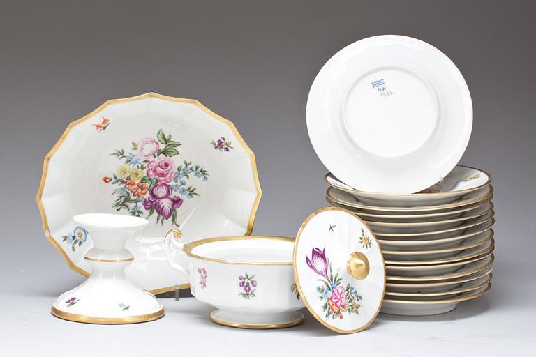 FRUKTSERVIS, 16 delar, porslin, Royal Copenhagen.