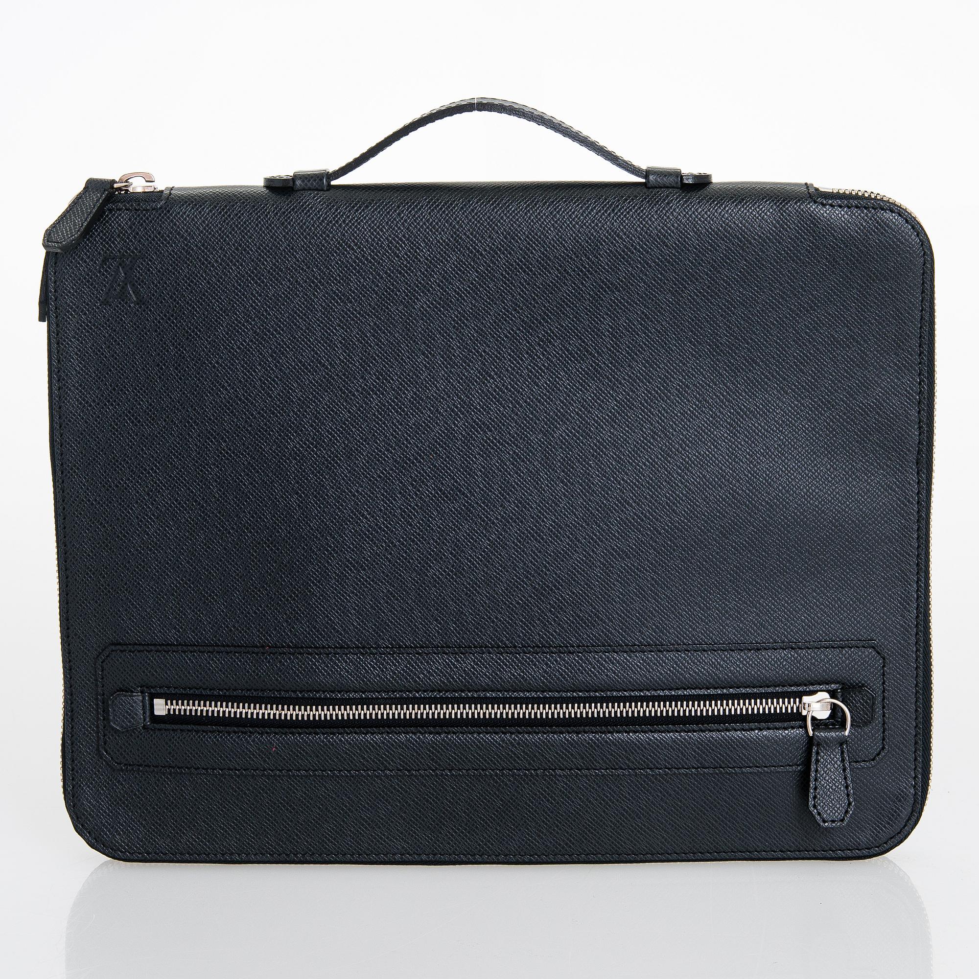 Louis Vuitton, a Taiga 'Vladimir' Business Portfolio.