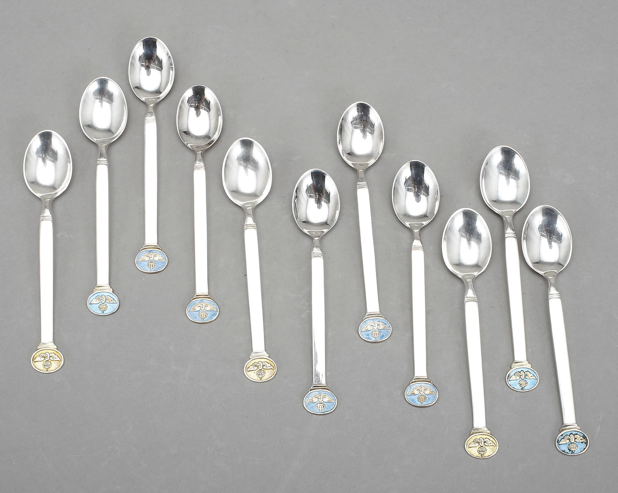 PARTI SILVER, 13 del, bland annat fat samt bägare, Borgila, Stockholm, 1940-tal. Vikt 335 gram.