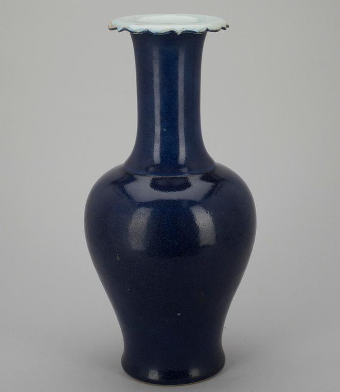 VAS, porslin, Kina 1800-tal.