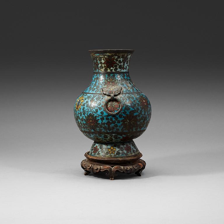 A cloisonné vase, Ming dynasty (1368-1644).