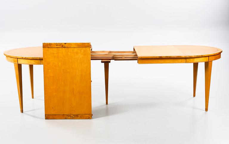 A dining table from around the year of 1900.