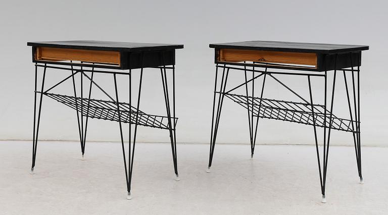 SÄNGBORD, 1 par, 1900-talets mitt.