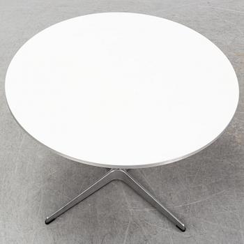 Arne Jacobsen, Piet Hein, Bruno Mathsson, bord, "Cirkulär", Fritz Hansen, 2004, formgivet 1968.