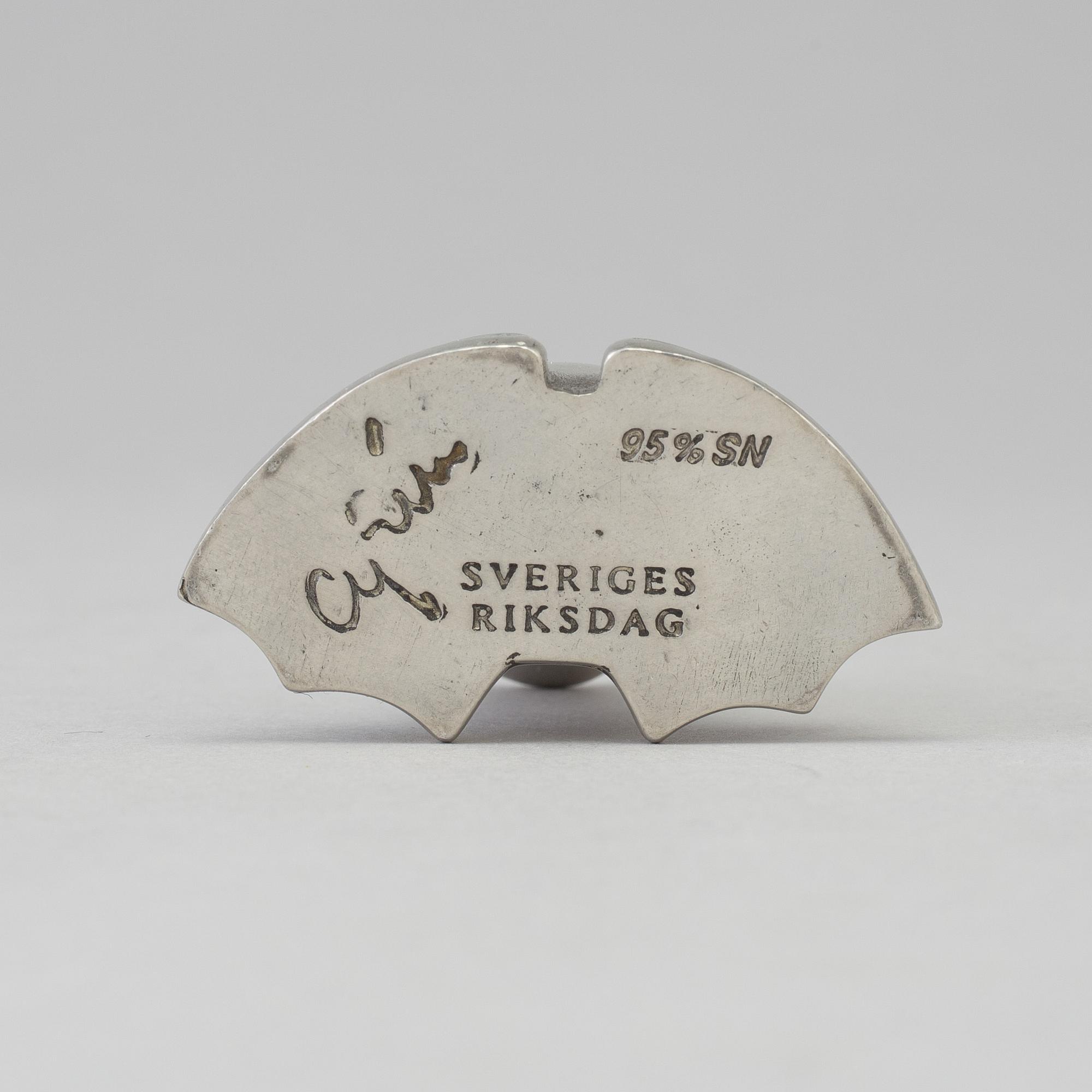 GUNNAR CYRÉN, skulpturer, ett par, tenn, signerade, 1980-/90-tal.