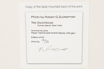 Robert Zuckerman, "David Bowie, Coney Island, New York", 1990.
