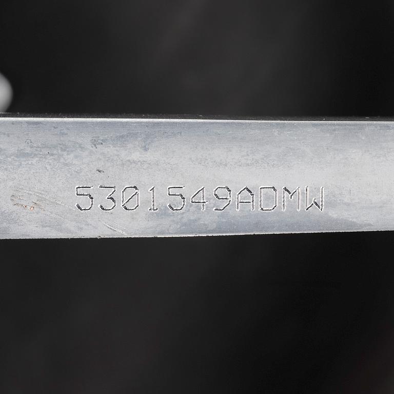 Arne Jacobsen, fåtölj, "Svanen", Fritz Hansen, 2006.