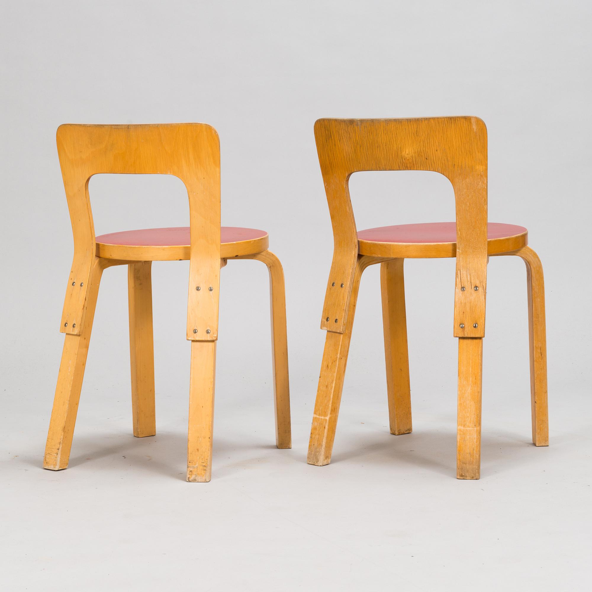Alvar Aalto, a mid 20th century 'DL85' folding table, seven chairs for Artek.