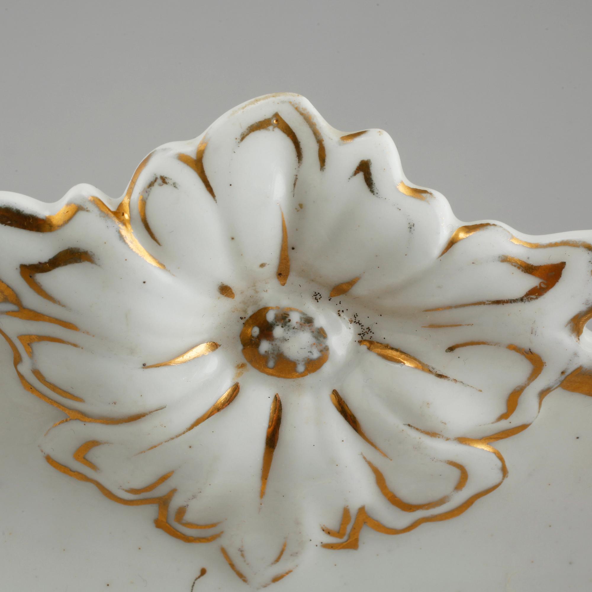 UPPLÄGGSFAT, porslin, C. Tielsch & Co, märkning använd mellan 1870 - 1900.