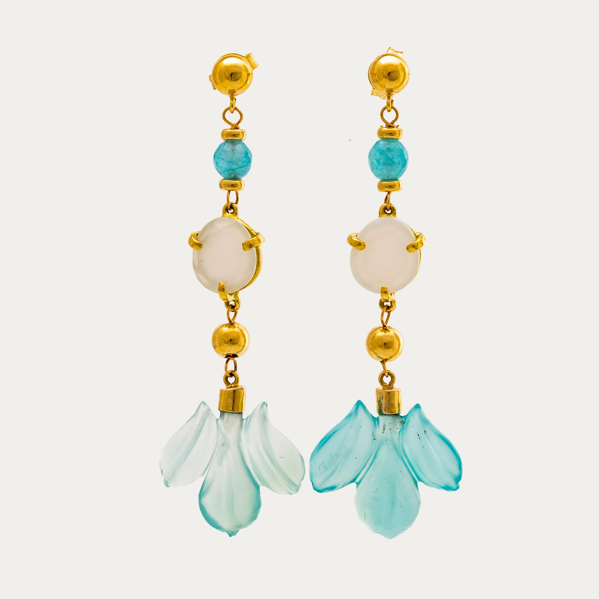 EARRINGS 18K gold and chalcedony, length approx 6 cm.