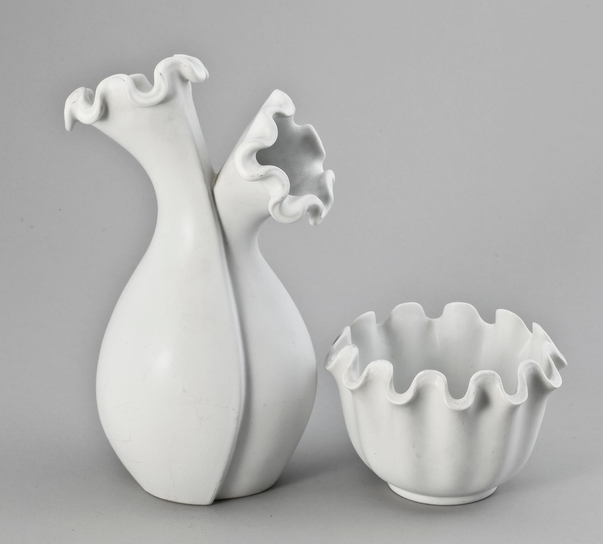 VAS samt SKÅL, stengods, "Våga", Wilhelm Kåge, Gustavsberg.