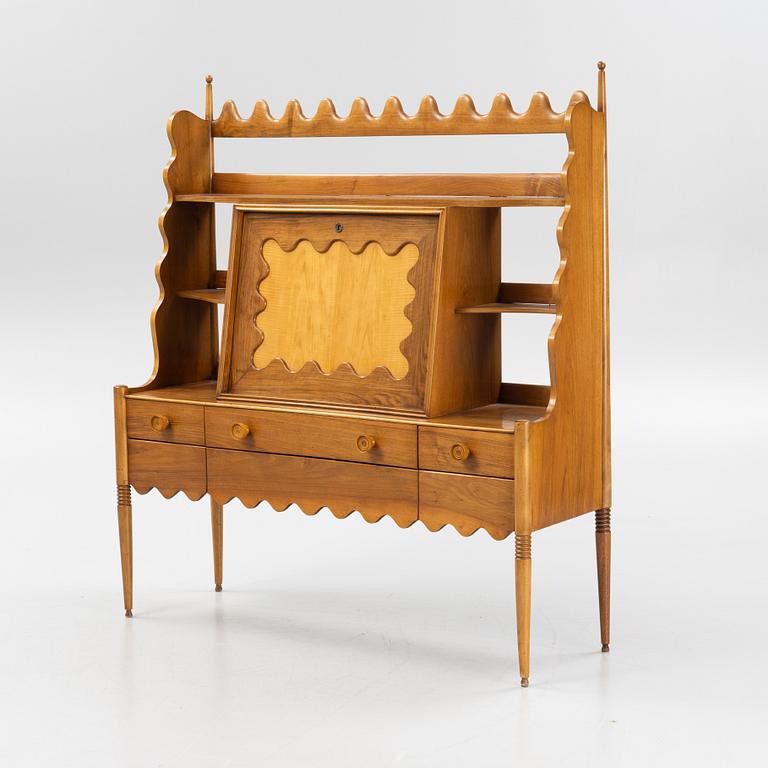 Paolo Buffa, attributed to, a walnut bookcase, Italy 1930's/40's.