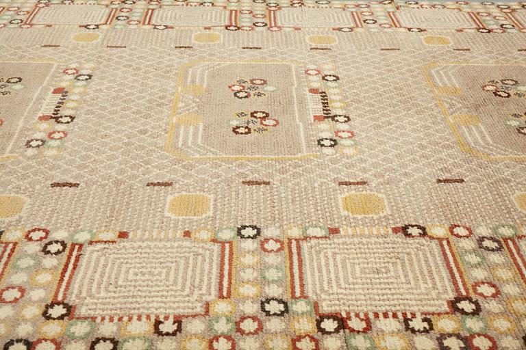 Barbro Nilsson, matto, "Krabban, grå", knotted pile, ca 272-277 x 178,5-183 cm, signed AB MMF BN.