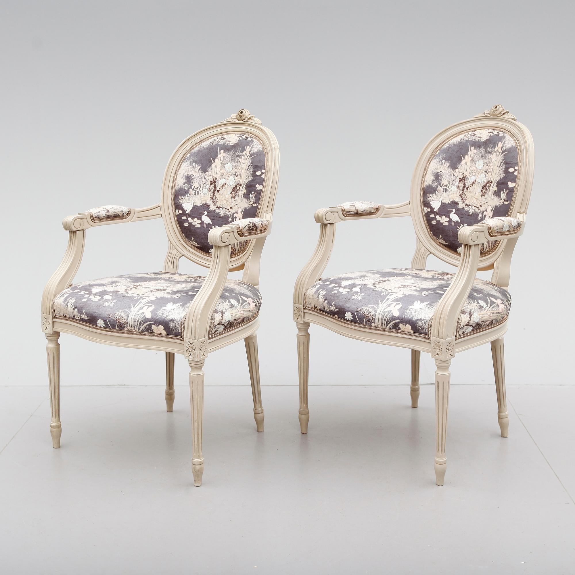KARMSTOLAR, 1 par, gustaviansk stil, 1900-talets första hälft.