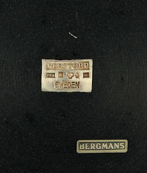BRICKA med COASTERS, 4 st, bakelit och silver, 1961-64.