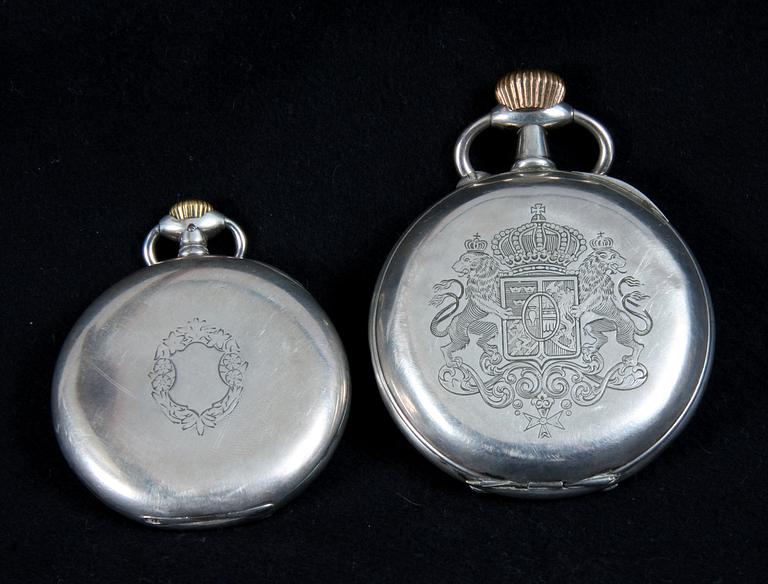 FICKUR, 2 st, låghaltigt silver, "Remontoir Ancre" samt "International Watch Co Schaffahusen". 1900-tal.