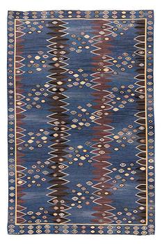 227. Barbro Nilsson, a carpet, "Snäckorna", flat weave, ca 312-313,5 x 200-204,5 cm, signed AB MMF BN.