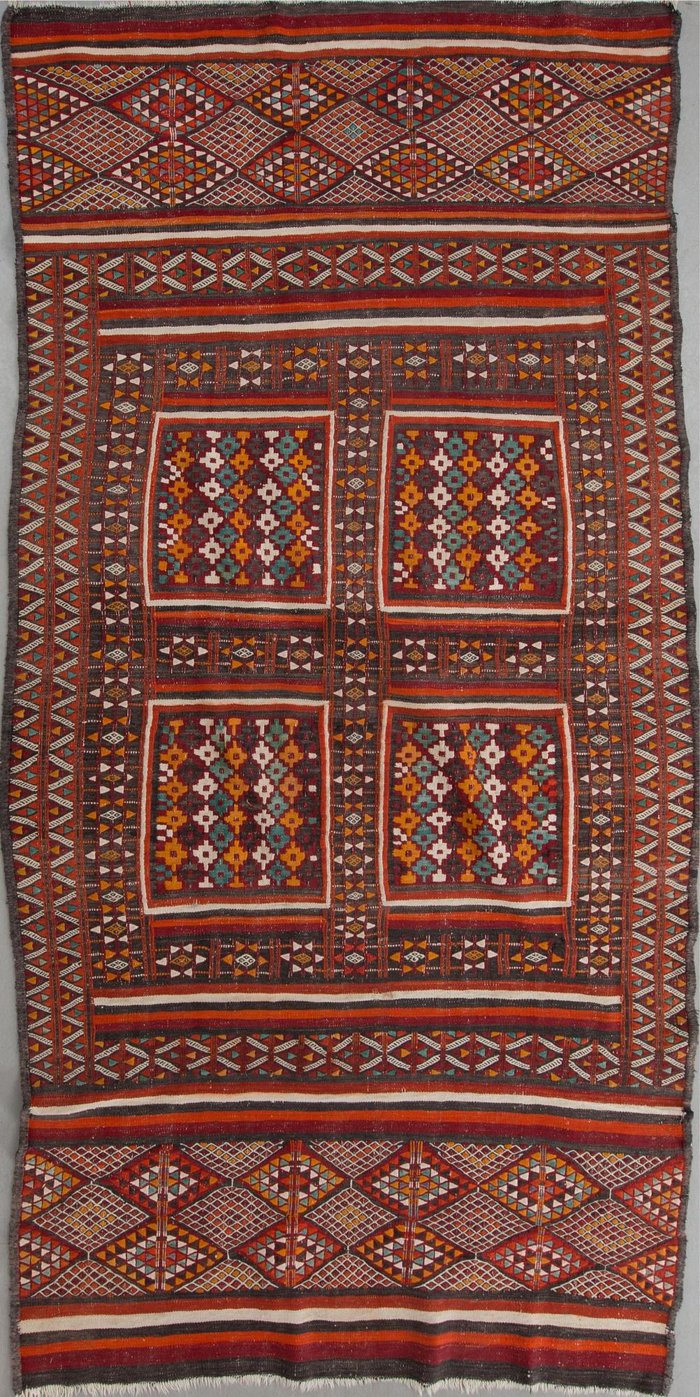 MATTA/TÄCKE, semiantik, Nordafrika/Centralasien. Ca 265 x 142 cm.