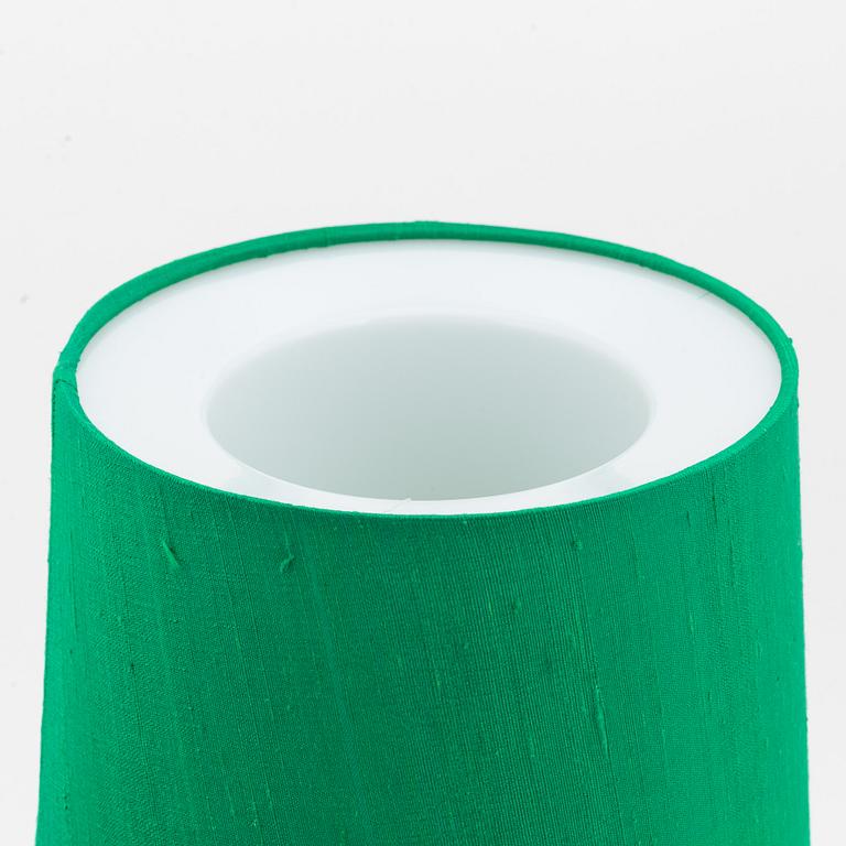 A pair of brass wall lights, Luxus.