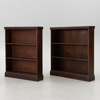A pair of similar bookcases, first half of the 20th century.