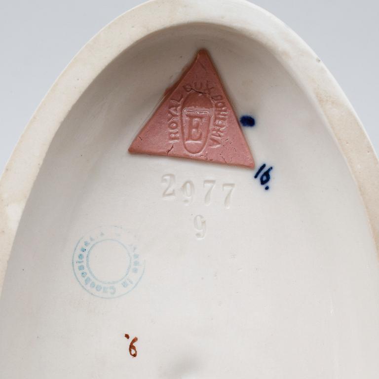 FIGURER, 2 st, porslin, Royal Dux och Rosenthal, 1900-talets mitt.