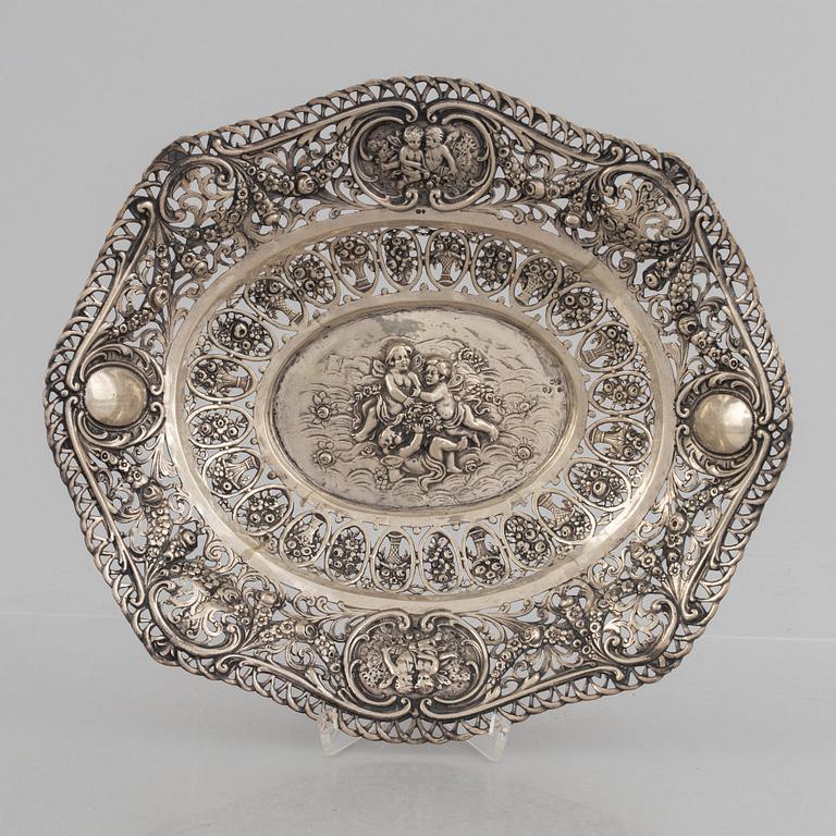 A silver 830 bread basket, Germany, circa 1900.