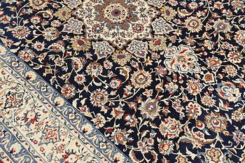 Matta, semiantik Nain, part silk, s.k. Tuteshk, ca 310 x 193 cm.