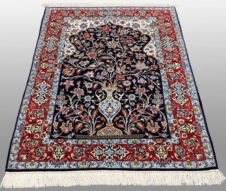 MATTA, Figural Isfahan, part silk, 167 x 110 cm.