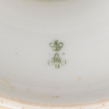 FAT PÅ FOT, porslin, Kejserliga porslinsfabrik, tsar Alexander II:s tid.