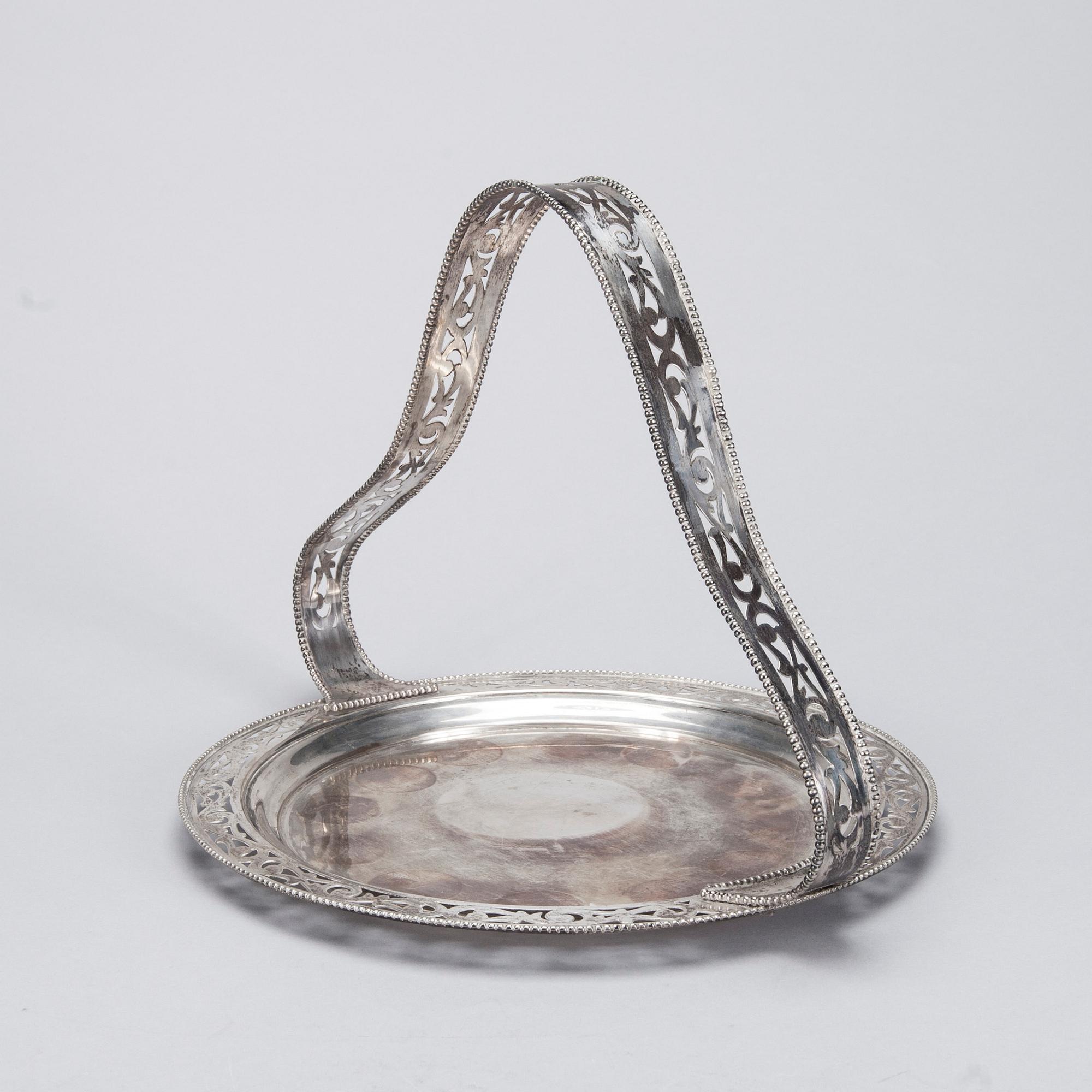 BRICKA, silver, Österrike-Ungern 1866-1937. Vikt 619 g.