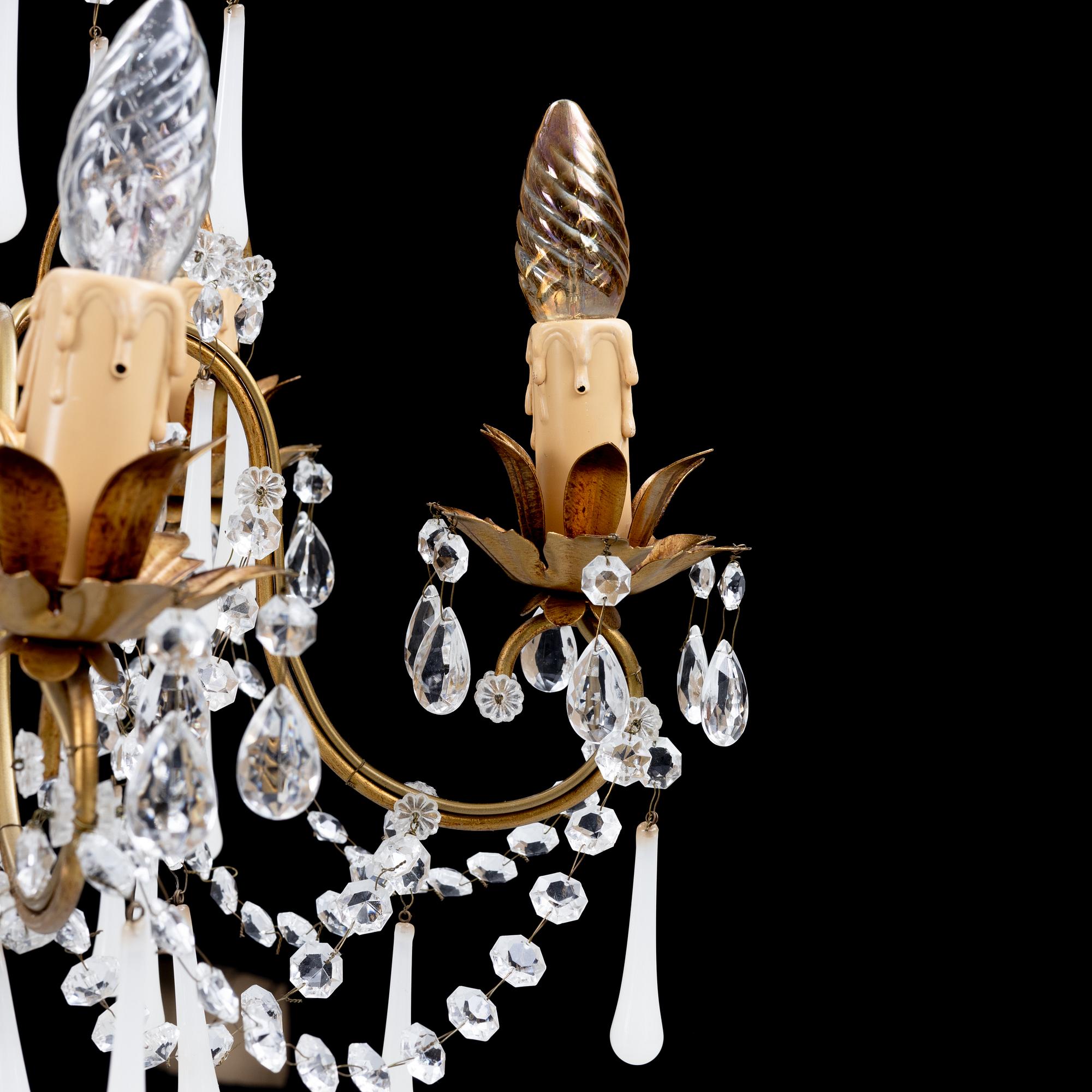 A 1970's chandelier/ceiling lamp.