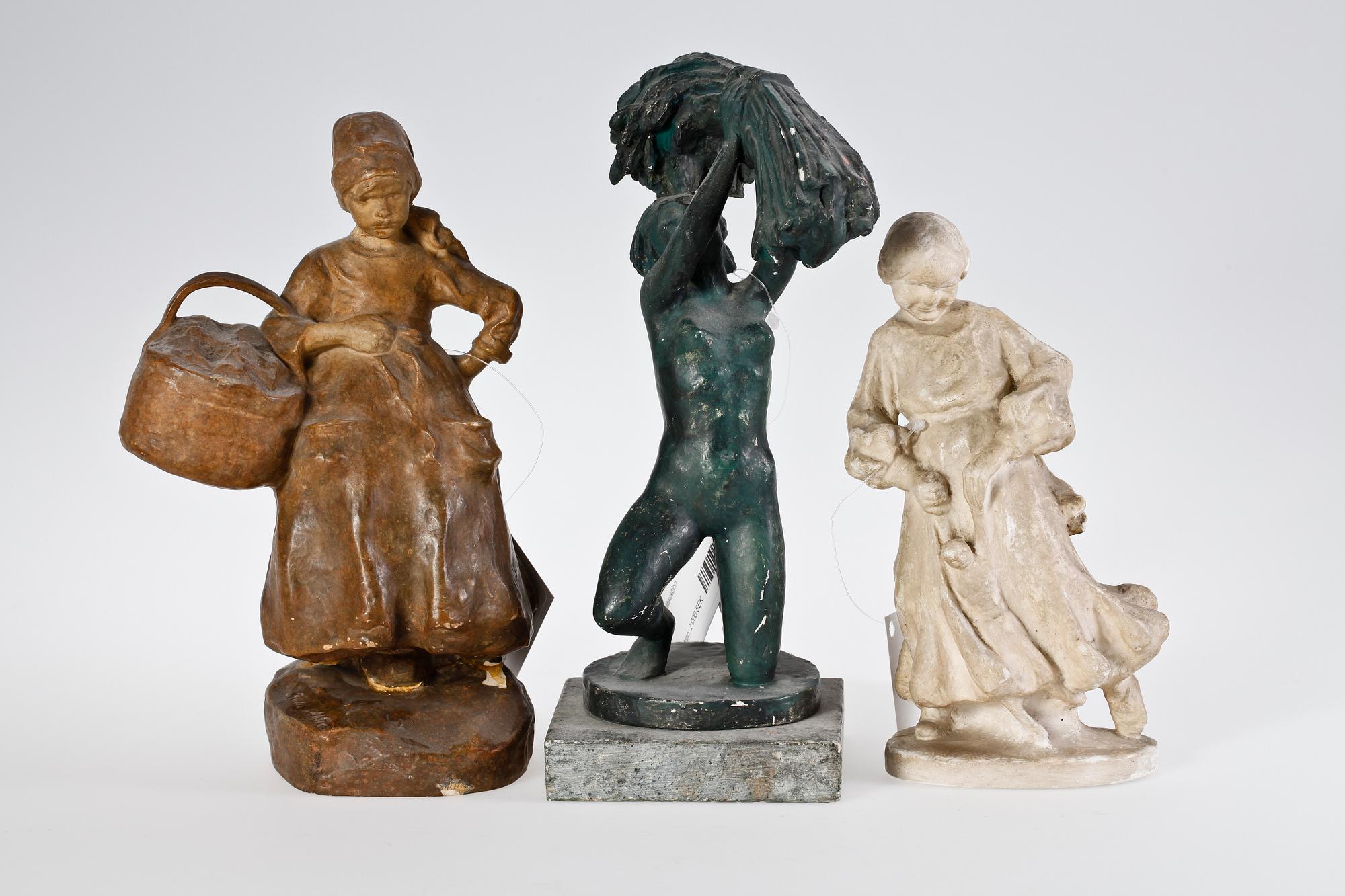 SKULPTURER, 3 st, gips, bl a Ruth Milles och Ivar Johansson.