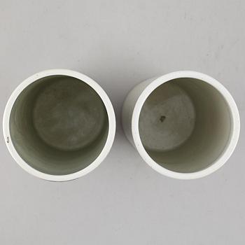 Two Chinese famille rose hat stands, 20th century.