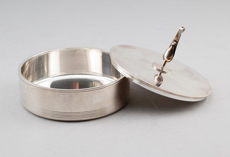 LOCKDOSA, silver, Tore Eldh, K&EC (K & E Carlson), Göteborg  1947. Vikt ca 167 gram.