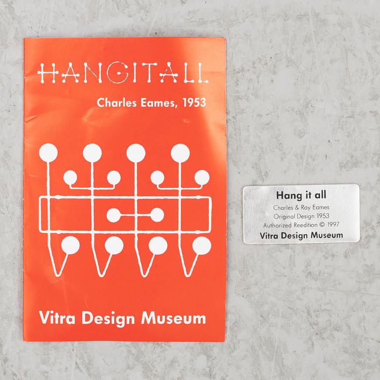 Klädhängare, "Hang it all", väggtavla "Uten Silo” och rumsavdelare, "Algues", Vitra.