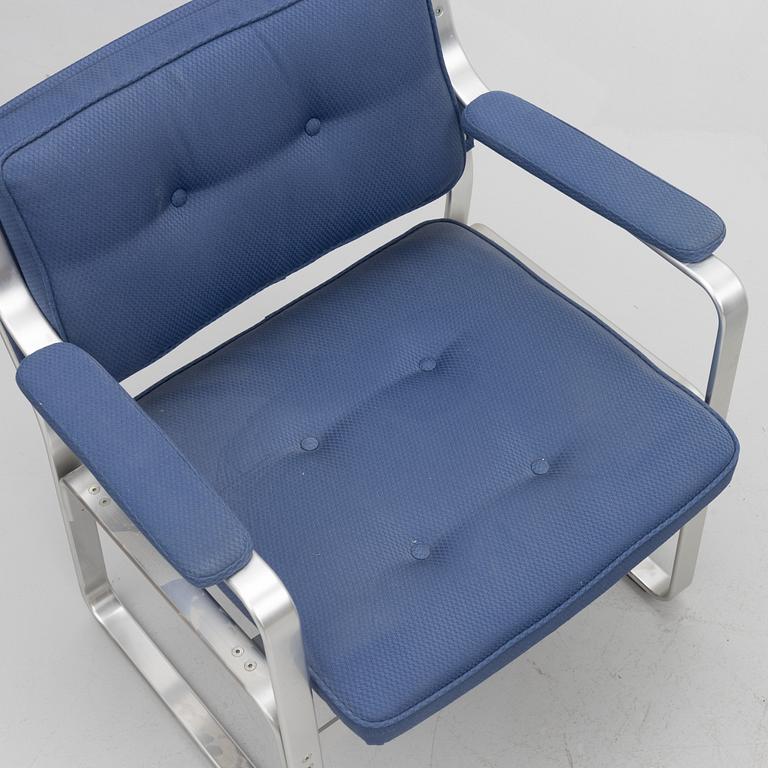 Karl Erik Ekselius, a pair of armchairs and a desk chair, 'Mondo', JOC Möbler, second half of the 20th Century.