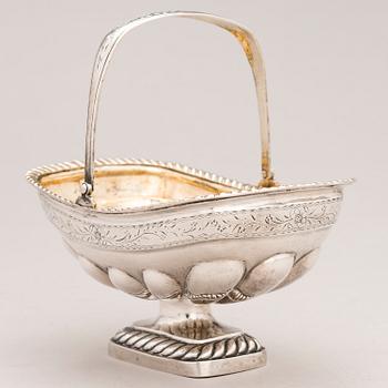 A Russian sweetmeat basket, assayer's mark of Aleksandr Yashinov (1795-1826), Saint Petersburg.