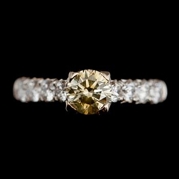 Ring, 14 k vitguld, briljantslipade diamanter totalt ca 2,0 ct.